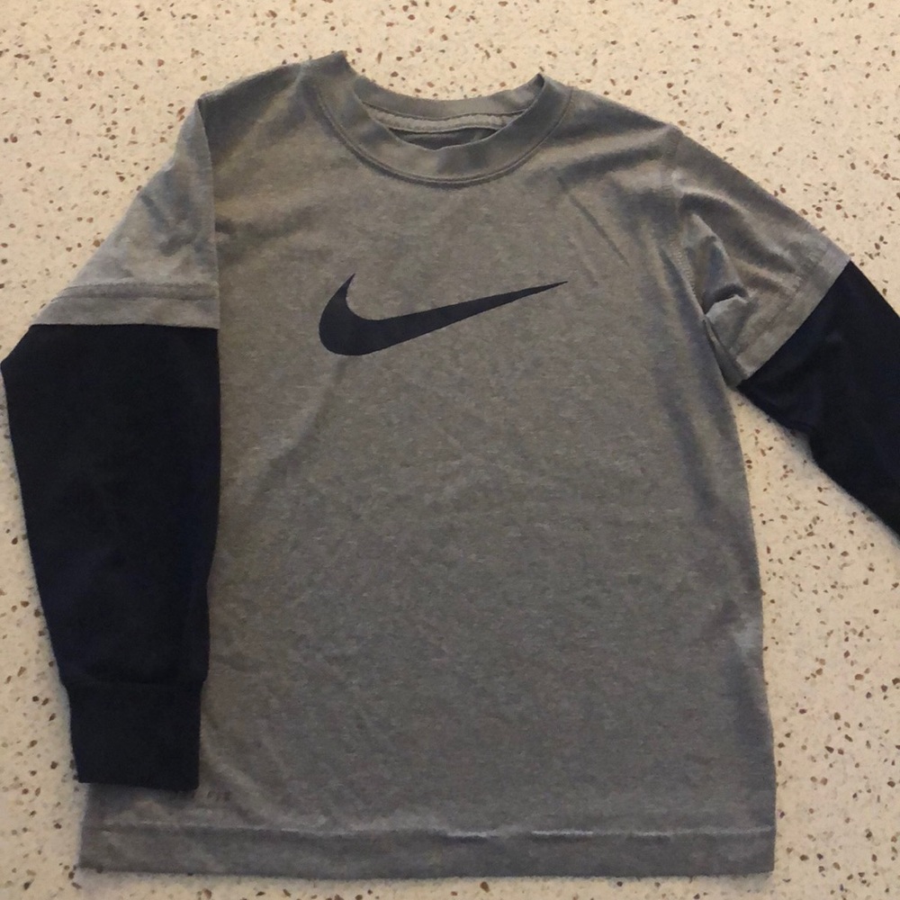 Boys Nike Long Sleeved Dri-Fit Tee.  Size 5